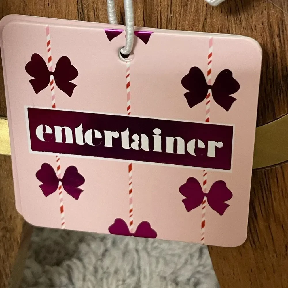 Entertainer Hello Kitty Gingerbread Designed Cheese Board w/Spreader Set (NWT)